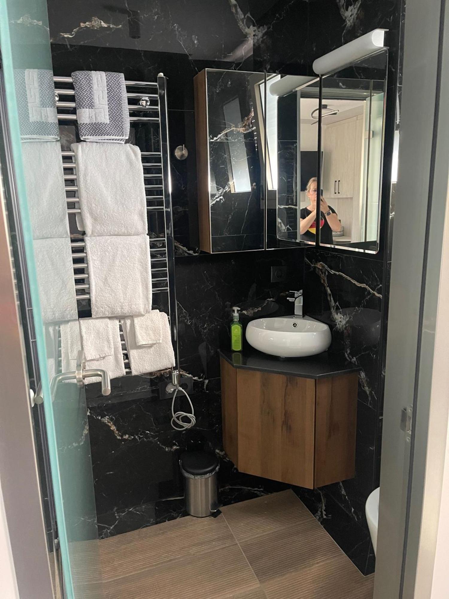 Sea View Apartment باترا المظهر الخارجي الصورة