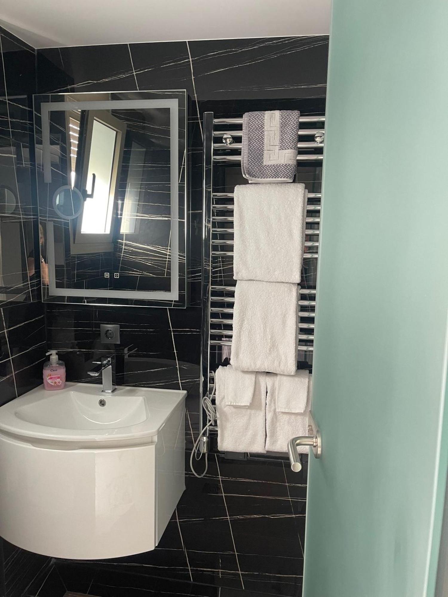 Sea View Apartment باترا المظهر الخارجي الصورة